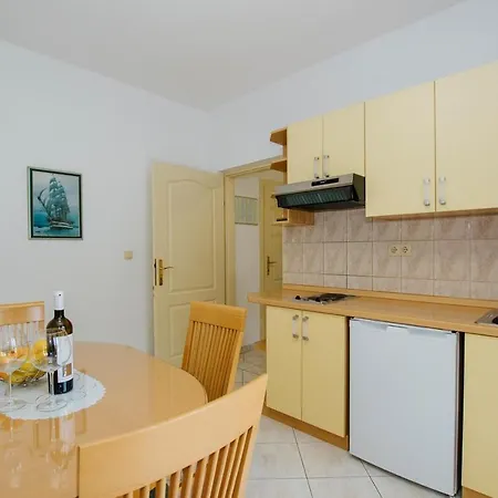 Appartamento With Parking Spaces Mastrinka, Ciovo - 11283 *