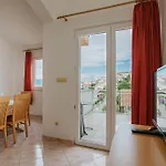With Parking Spaces Mastrinka, Ciovo - 11283 Apartment
