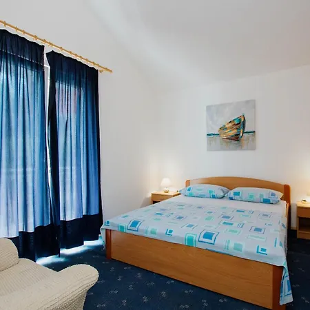 Appartement With Parking Spaces Mastrinka, Ciovo - 11283