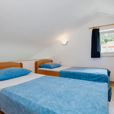 Appartement With Parking Spaces Mastrinka, Ciovo - 11283