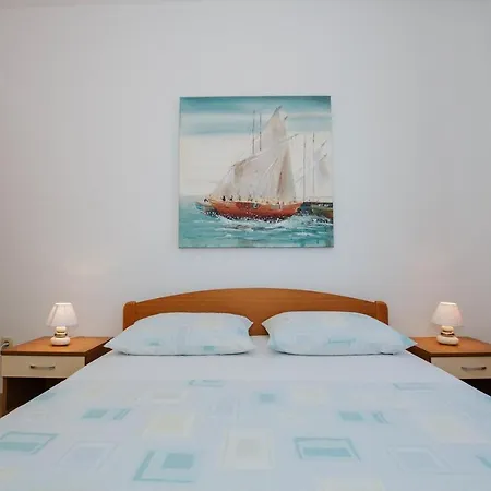 With Parking Spaces Mastrinka, Ciovo - 11283 דירה *