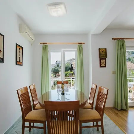 With Parking Spaces Mastrinka, Ciovo - 11283 아파트 *