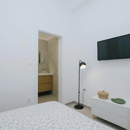 With Parking Spaces Mastrinka, Ciovo - 11283 Apartamento *
